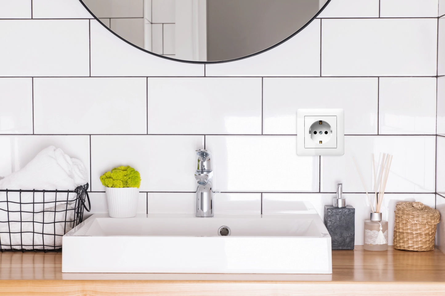 Lumina - Tomada Schuko com Obturadores